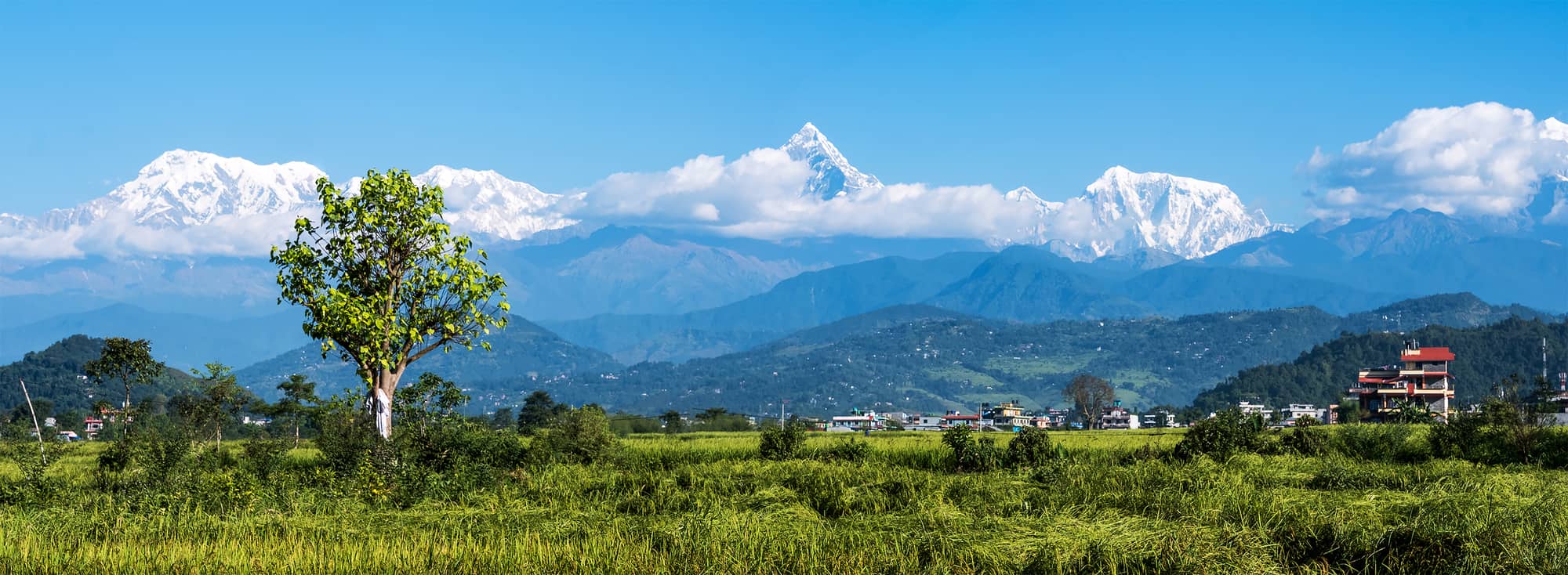 Bergpanorama auf das Annapurna-Gebirge